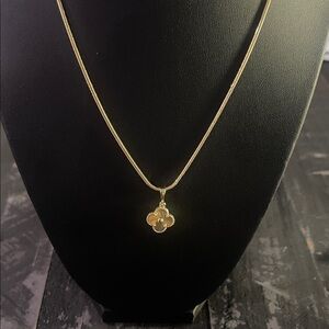 Elegant Gold Clover Pendant Necklace